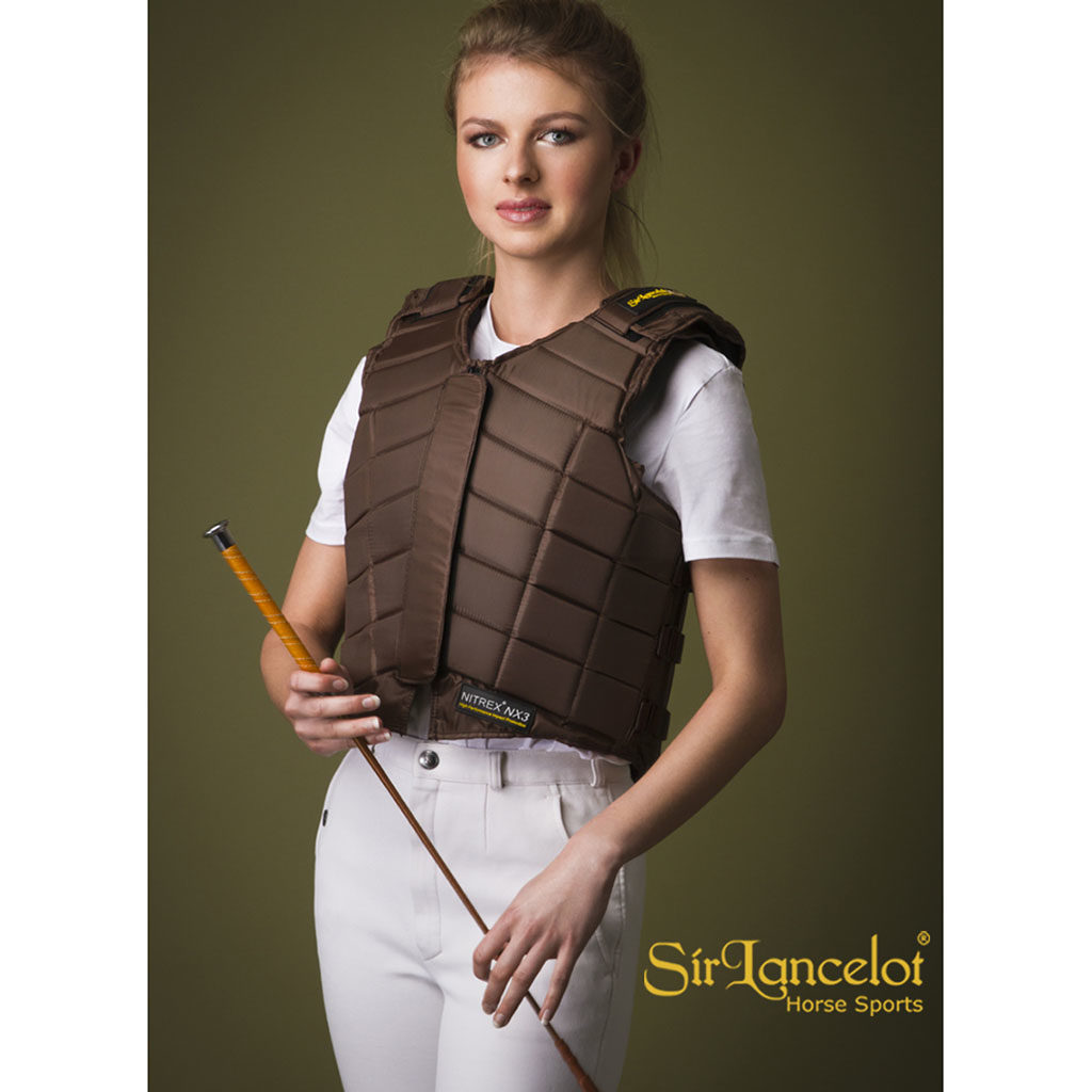 sir-lancelot-bodyprotector-brown-bruin-2016-front